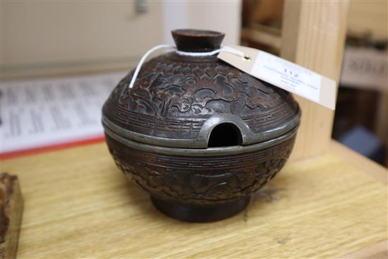A Chinese coconut bowl and cover 11cm